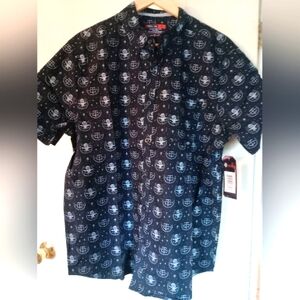 TROLL CO. Men's Black Skull Anvil Print Shirt‎ NWT Sz.Medium.